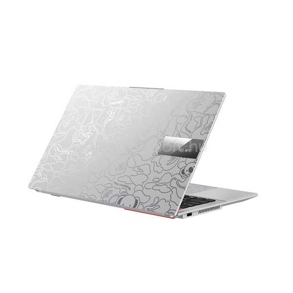 ASUS CONS NB Vivobook BAPE edition K5504VA-MA265W 15.6" WQHD+ OLED, i5-13500H, 16GB, 512GB M.2,  INT, WIN11H,Ezüst (K5504VA-MA265W)