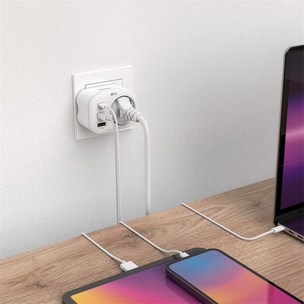HAMA 223342, KONNEKTOR TÖLTŐADAPTERREL, 2 USB-A, 1 USB-C, "PD", 20W (00223342)